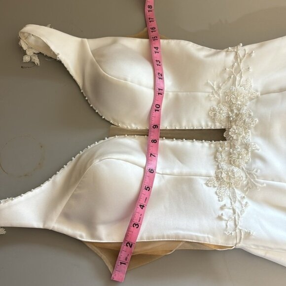 Isabella Talya Wedding Dress Fit & Flare with Train size 6 Mikado blend - Picture 16 of 16